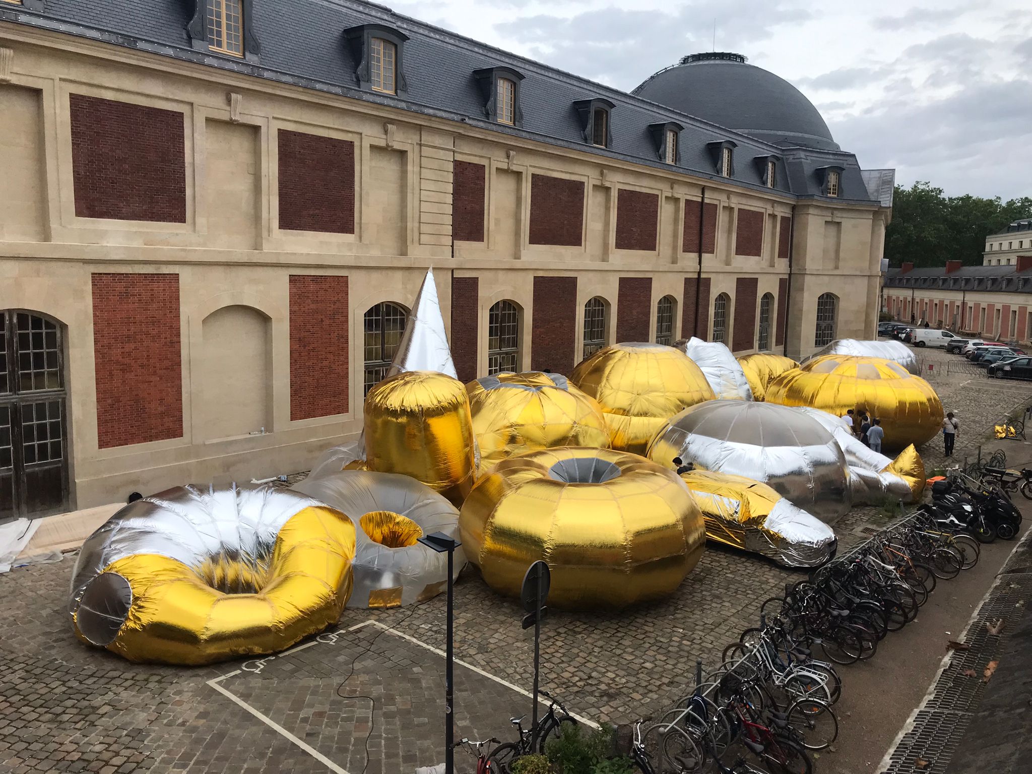 Les volumes gonflables expérimentaux des étudiants de l'ENSAV pour Blow Up en 2024