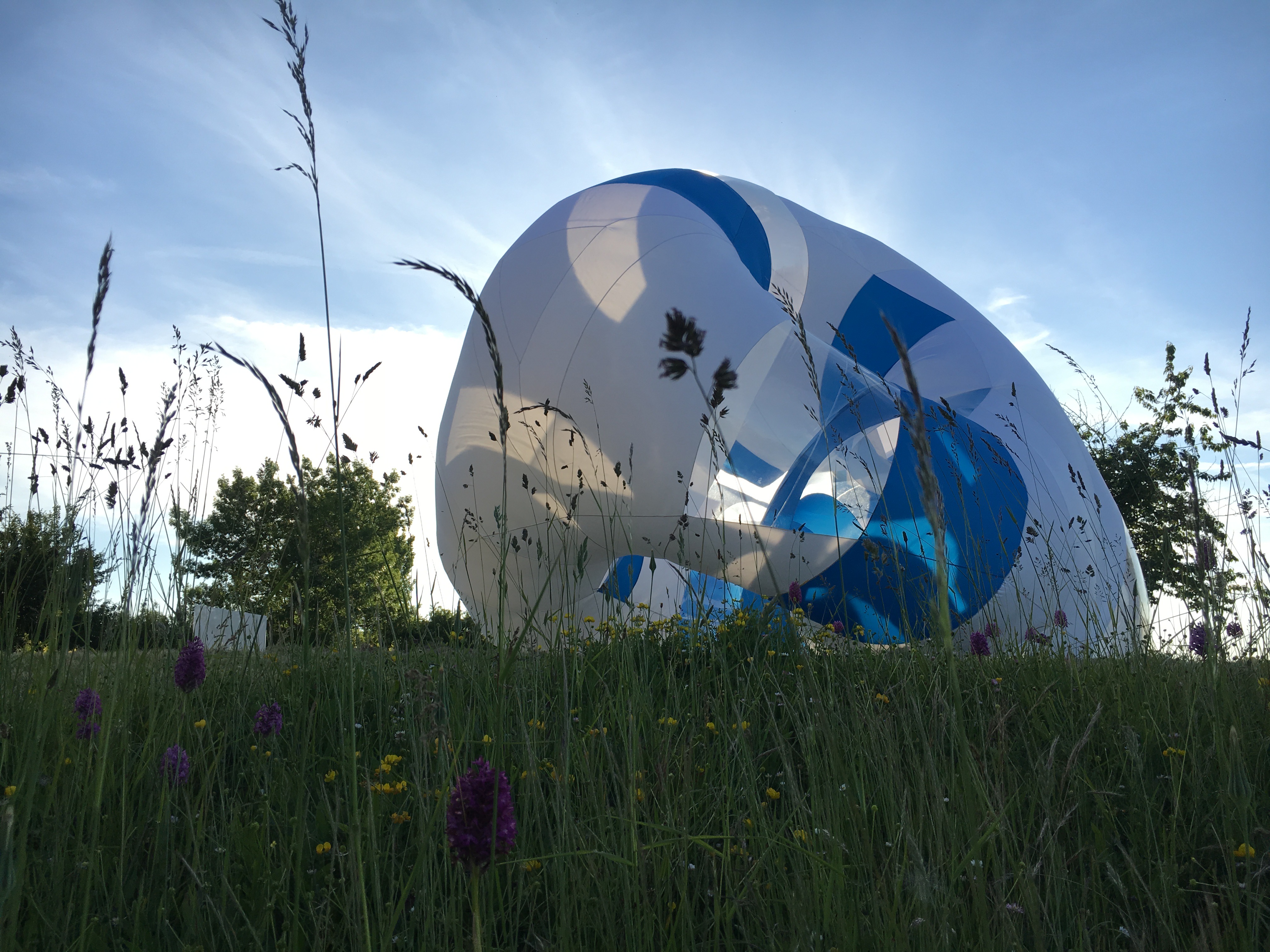 2019, L'architecture gonflable Pézize installé à Maignaut-Tauzia